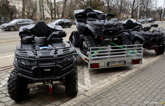 Quady i niezbędny sprzęt dla policji