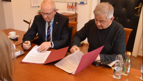 Lądek-Zdrój: umowa na budowę platformy widokowej na Trojaku podpisana 