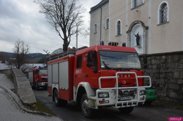 Zerwane poszycia dachowe, połamane drzewa i uszkodzone auta [Foto]