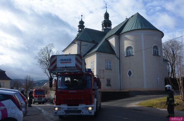Zerwane poszycia dachowe, połamane drzewa i uszkodzone auta [Foto]