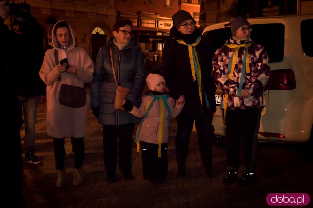 Kłodzko solidarne z Ukrainą. Pod kłodzkim ratuszu odbył się protest przeciwko wojnie [Foto]