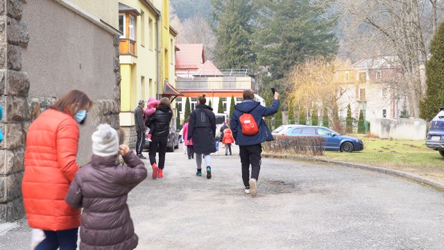 Dzieci z ukraińskich domów dziecka dotarły do Dusznik-Zdroju 