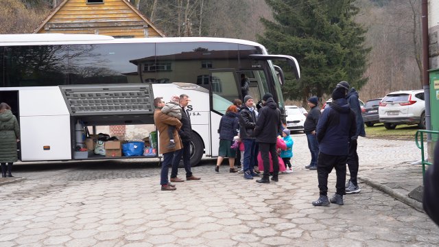 Dzieci z ukraińskich domów dziecka dotarły do Dusznik-Zdroju 