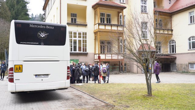 Dzieci z ukraińskich domów dziecka dotarły do Dusznik-Zdroju 