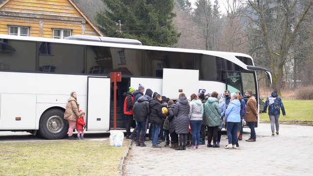 Dzieci z ukraińskich domów dziecka dotarły do Dusznik-Zdroju 