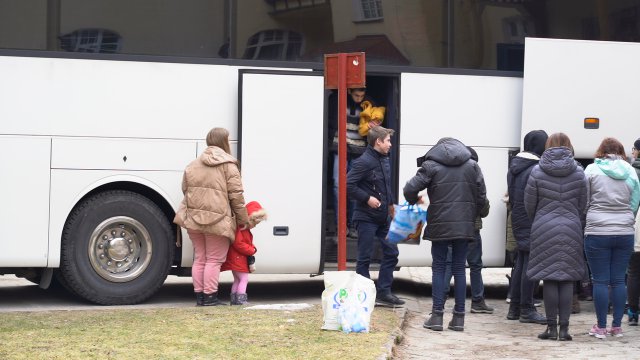 Dzieci z ukraińskich domów dziecka dotarły do Dusznik-Zdroju 