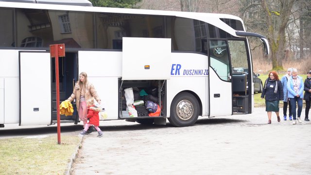 Dzieci z ukraińskich domów dziecka dotarły do Dusznik-Zdroju 