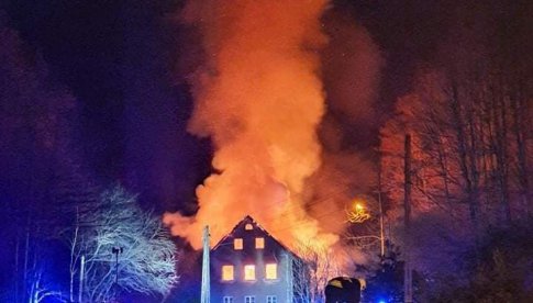[FOTO] Tragiczny pożar w Lądku-Zdroju. Nie żyje mężczyzna