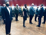 Pracownica cywilna Komendy Powiatowej Policji w Kłodzku odznaczona srebrnym medalem za długoletnią służbę-