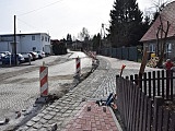 Trwają prace drogowe na ul. Półwiejskiej w Kłodzku [Foto]