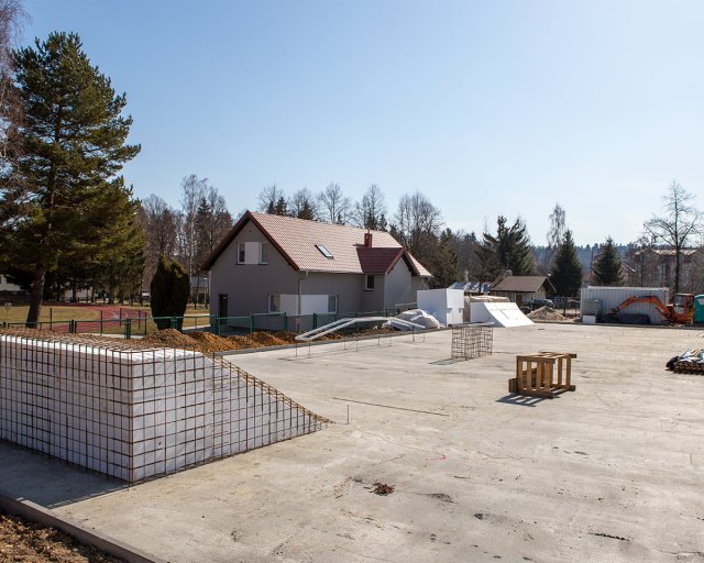 W Polanicy-Zdroju trwa budowa skateparku [Foto]