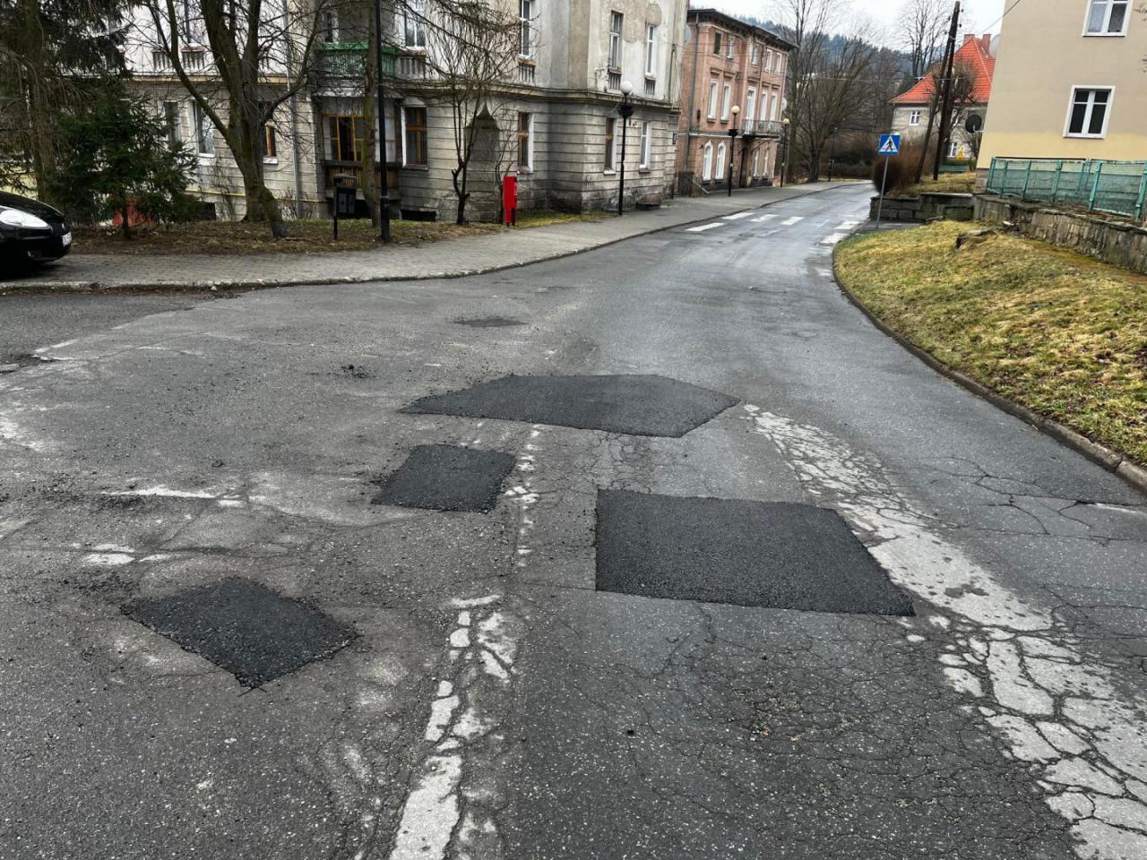 [FOTO] Postępują remonty ulic w Dusznikach-Zdroju