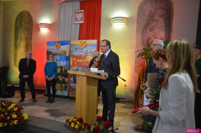 Uroczystość wręczenia nagród Starosty Kłodzkiego Róża Kłodzka 2021 [Foto]