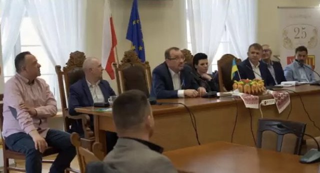 W Bystrzycy Kłodzkiej zorganizowane zostało spotkanie przedsiębiorców, którego tematem były „Inwestycje. Zatrudnienie i pomoc osobom z Ukrainy.