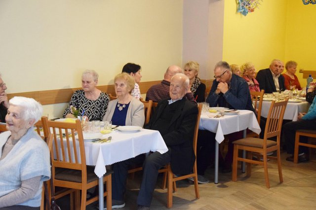 [FOTO] Spotkanie Wielkanocne w kłodzkim Klubie Seniora Radość
