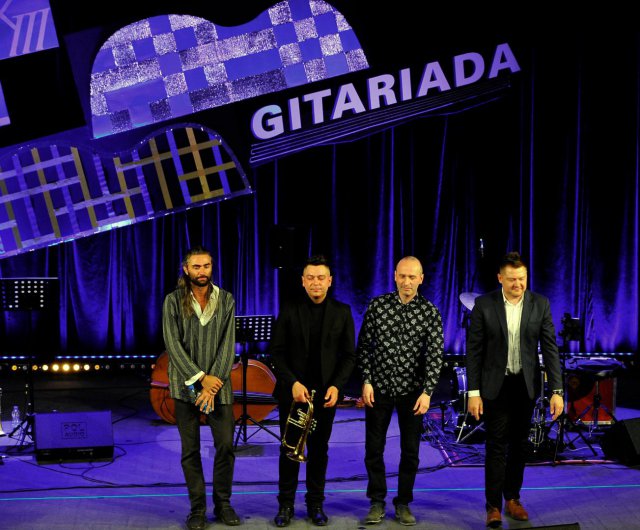 [FOTO] Gitariada za nami