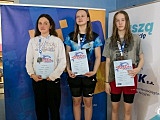 [FOTO] 12 medali dla pływaków HS Team Kłodzko na zawodach w Legnicy