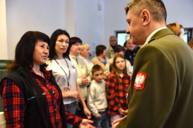 Terytorialsi wspólnie z uchodźcami przy świątecznym stole