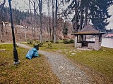 [FOTO] Członkowie Koła Wędkarskiego uporządkowali tereny wokół stawu w Dusznikach-Zdroju