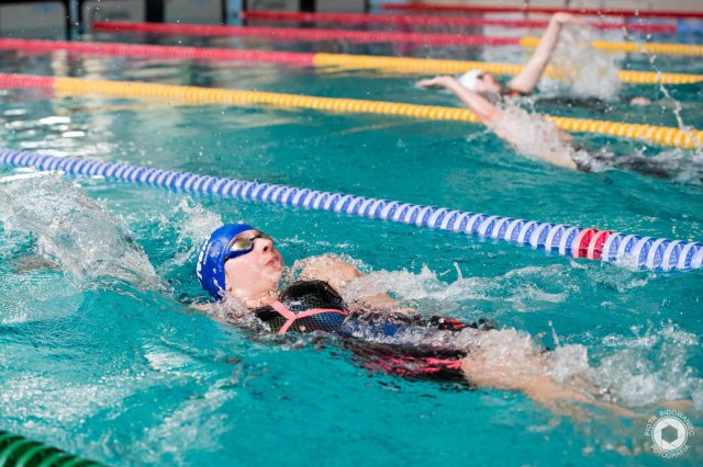 Pływacy HS Team Kłodzko zdobyli 23 medale podczas międzynarodowych zawodów w Kędzierzynie-Koźlu