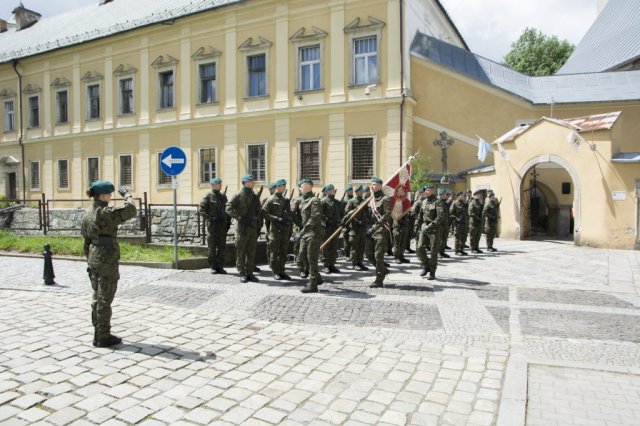 Wprowadzenie relikwii bł. ks. Jerzego Popiełuszki w Międzylesiu [Foto]