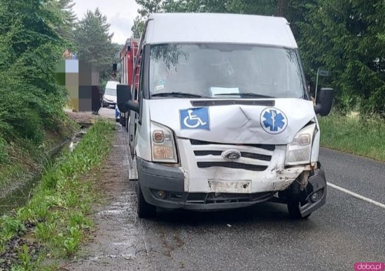Polanica-Zdrój: Zderzenie auta transportu medycznego z osobówką