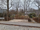Nowe, stylizowane wiaty przystankowe w Jeleniowie [Foto]