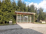 Nowe, stylizowane wiaty przystankowe w Jeleniowie [Foto]