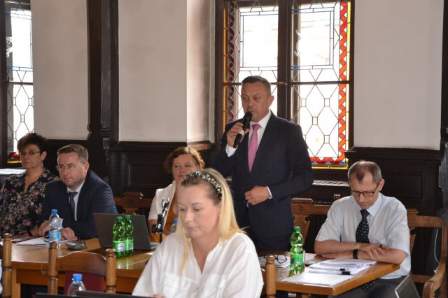 Burmistrz Nowej Rudy z absolutorium za 2021 rok