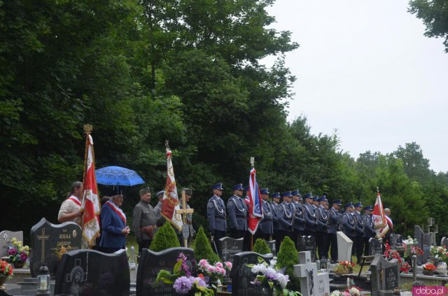 Uhonorowanie mogiły