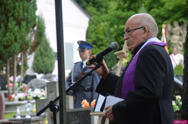 Uhonorowanie mogiły