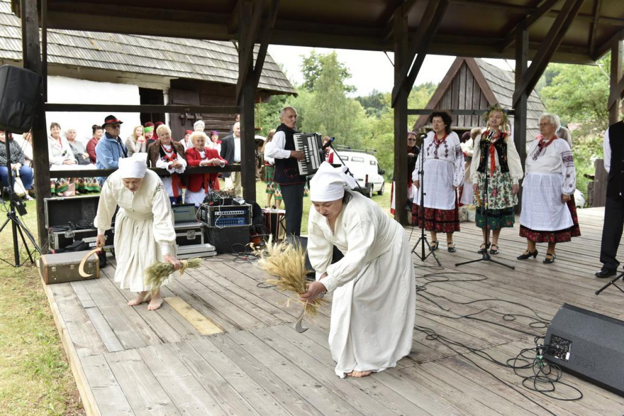 XVI Prezentacje Zespołów Ludowych Ziem Przygranicznych  RÓŻA KŁODZKA 2022