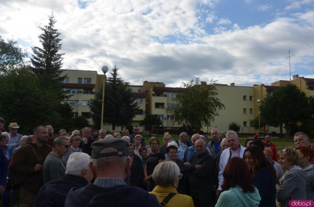 Płacimy spore pieniądze za czynsz, a teraz jeszcze te ogromne dopłaty. Mieszkańcy osiedla w Szczytnej żądają jasnych rozliczeń 