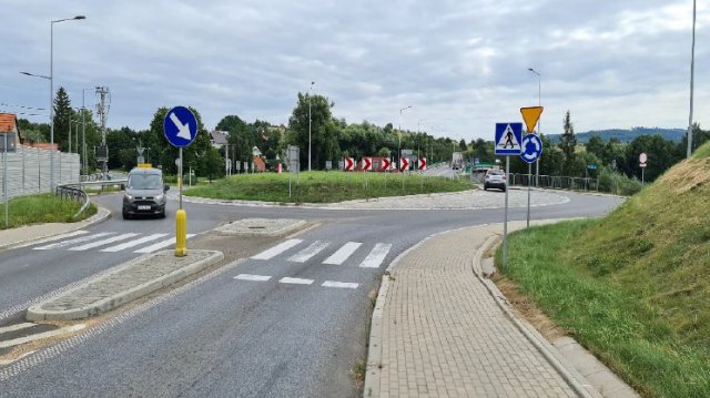 GDDKiA doświetli przejścia dla pieszych na drogach krajowych. W Międzylesiu i Szalejowie Górnym wybudowane zostaną chodniki