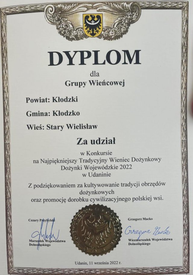 Który wieniec dożynkowy zajął I miejsce w konkursie organizowanym przez powiat? Zobacz zdjęcia!