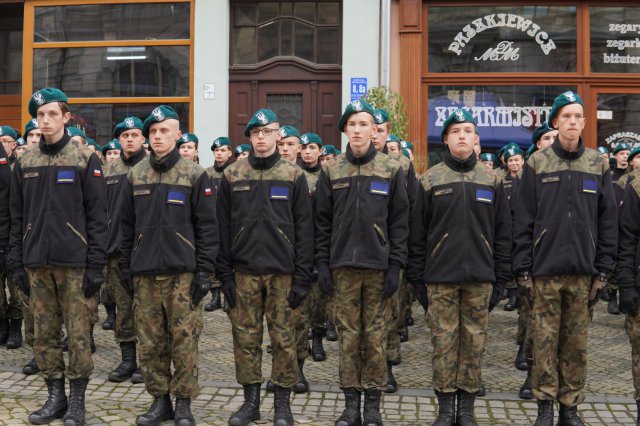 110 uczniów złożyło ślubowanie podczas obchodów Dnia Niepodległości [Foto]