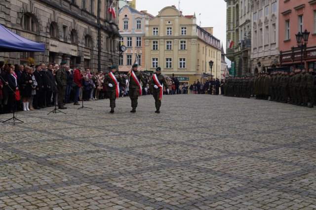 110 uczniów złożyło ślubowanie podczas obchodów Dnia Niepodległości [Foto]