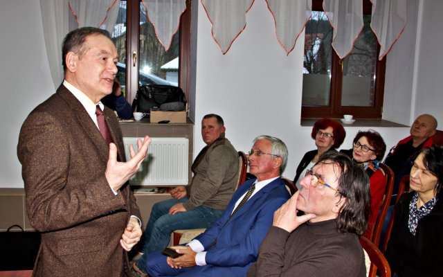 Odłonięcie tablicy poświęconej Wiesławowi Mikicie, Lądek-Zdrój 5.3.2023