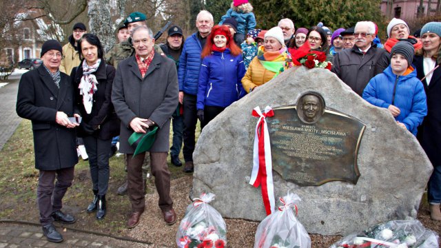 Odłonięcie tablicy poświęconej Wiesławowi Mikicie, Lądek-Zdrój 5.3.2023