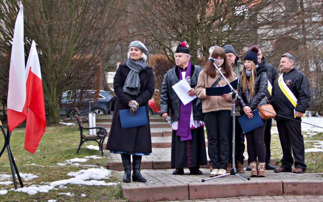 Odłonięcie tablicy poświęconej Wiesławowi Mikicie, Lądek-Zdrój 5.3.2023