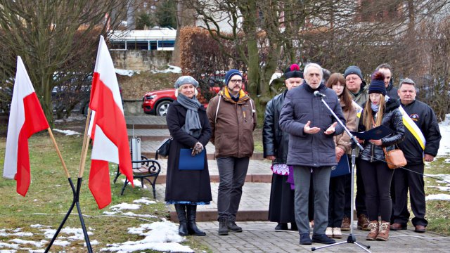 Odłonięcie tablicy poświęconej Wiesławowi Mikicie, Lądek-Zdrój 5.3.2023