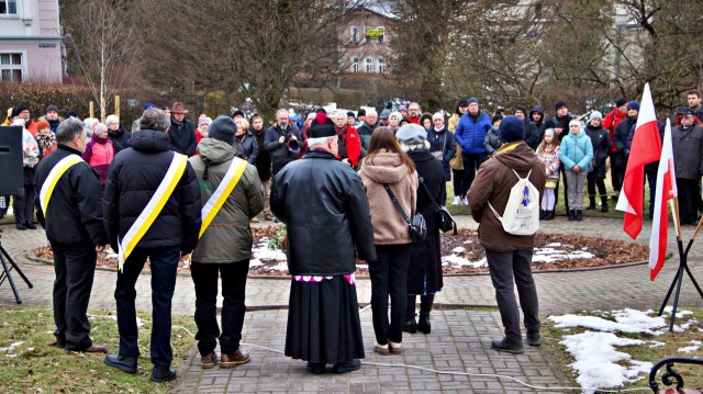 Odłonięcie tablicy poświęconej Wiesławowi Mikicie, Lądek-Zdrój 5.3.2023