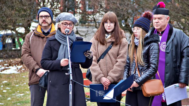 Odłonięcie tablicy poświęconej Wiesławowi Mikicie, Lądek-Zdrój 5.3.2023