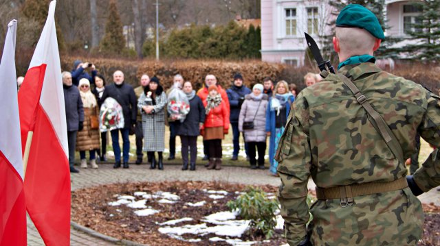 Odłonięcie tablicy poświęconej Wiesławowi Mikicie, Lądek-Zdrój 5.3.2023