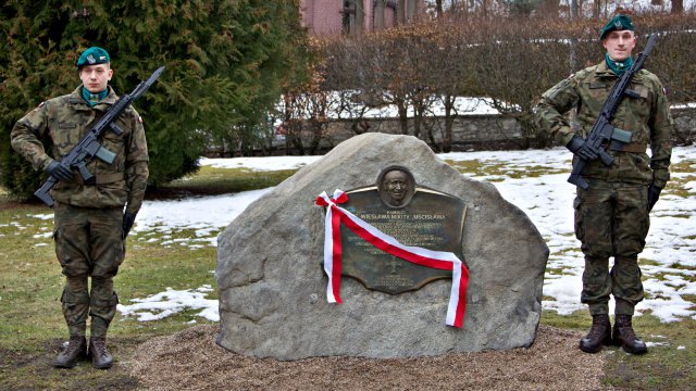 Odłonięcie tablicy poświęconej Wiesławowi Mikicie, Lądek-Zdrój 5.3.2023
