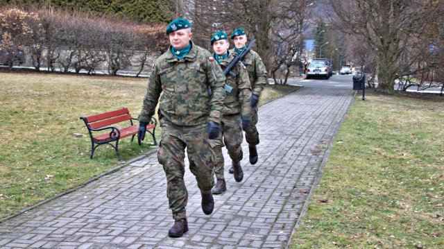 Odłonięcie tablicy poświęconej Wiesławowi Mikicie, Lądek-Zdrój 5.3.2023