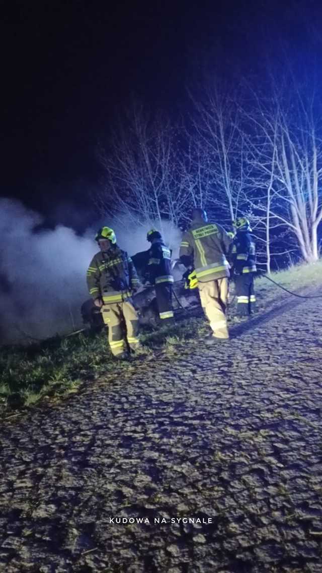 Kudowa-Zdrój, spalone auto 2.5.2023