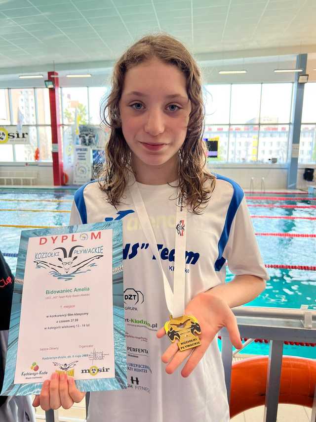 Amelia Bidowaniec z medalami