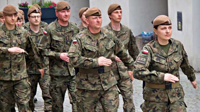Przysięga nowych żołnierzy 16 Dolnośląskiej Brygady Obrony Terytorialnej. Kłodzko, 21.5.2023