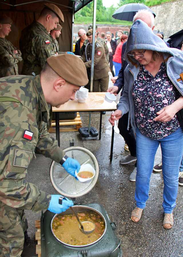 Przysięga nowych żołnierzy 16 Dolnośląskiej Brygady Obrony Terytorialnej. Kłodzko, 21.5.2023